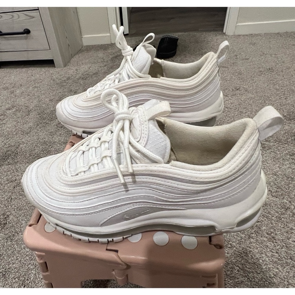 Nike Kid’s Grade School Air Max 97 Shoes Size 4.5Y (also fits woman size 6)